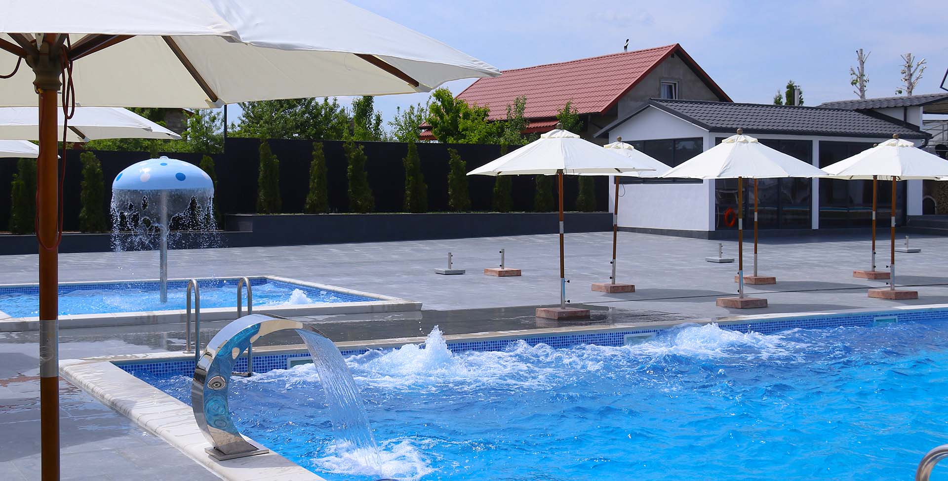 Bubbles KP pool photo 1